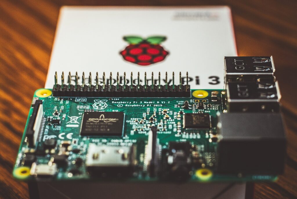 Raspberry 3B sur sa boite du défi lancement
