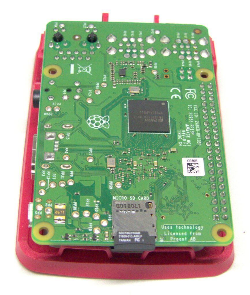 Carte Raspberry 3b+ du défi lancement